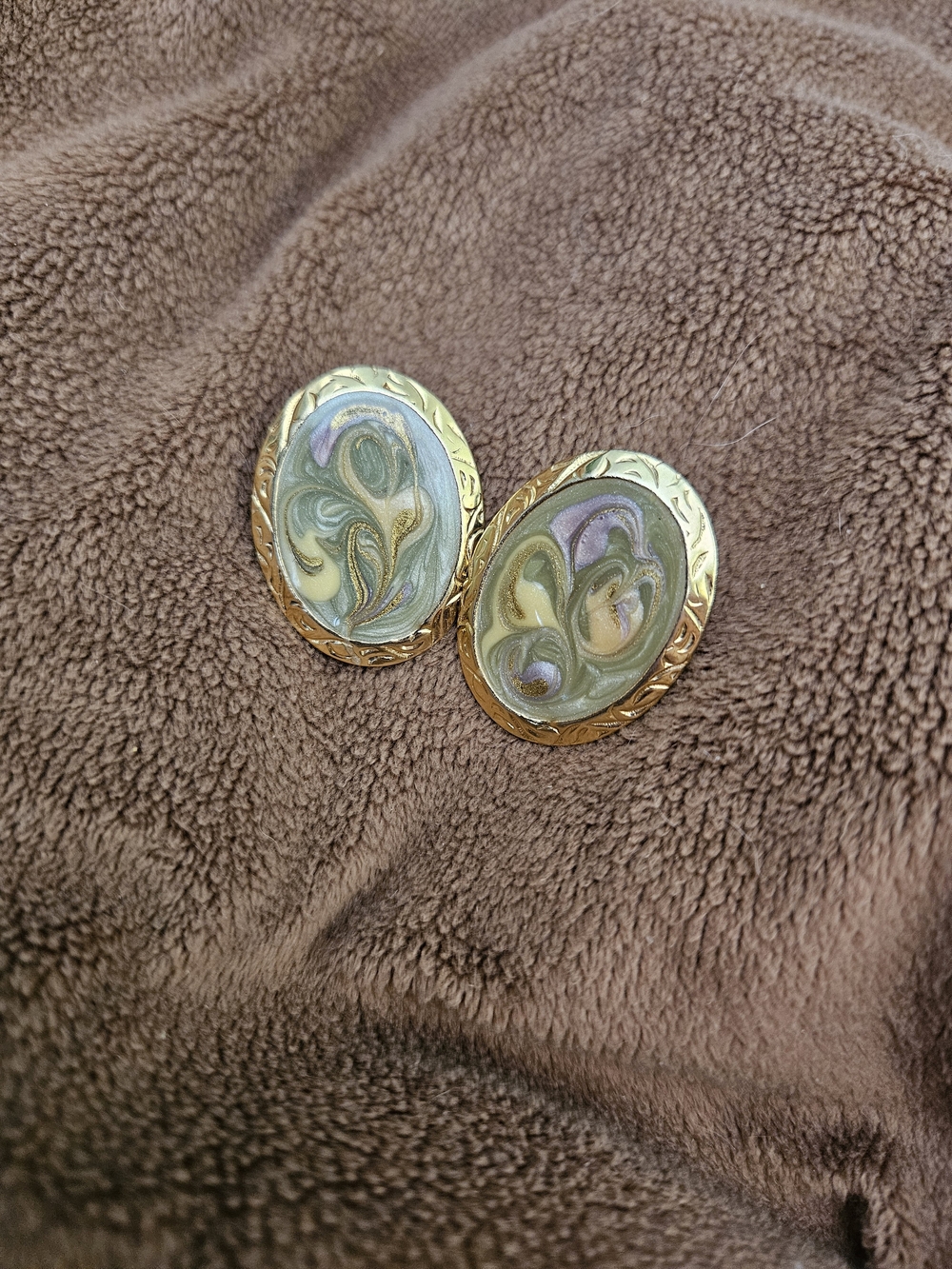 Vintage Gold-Tone Oval Stud Earrings with Sage Green and Lavender Inlay